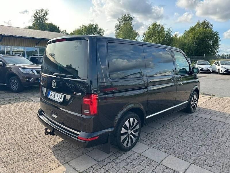 Begagnad VW Multivan Highline 199 HK (146 kW) 2020 Svart Van