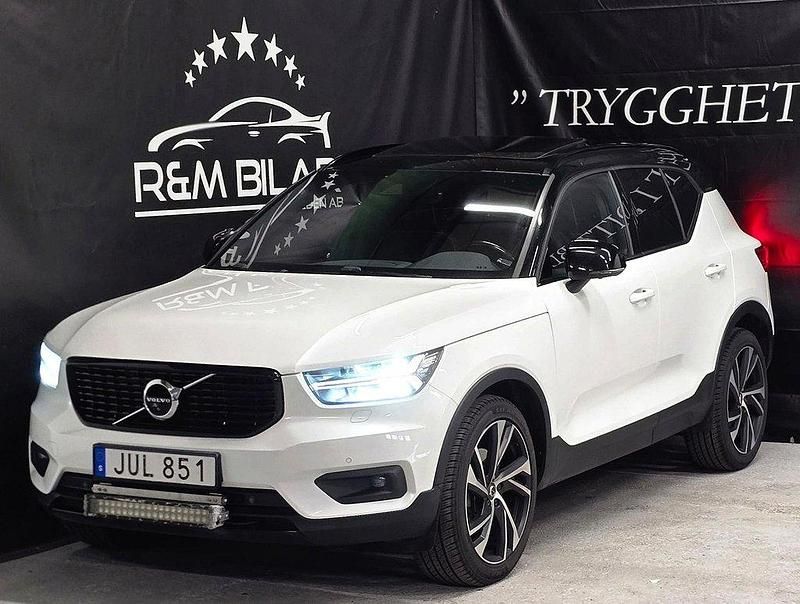 Vit Begagnad 2018 Volvo XC40 R-Design SUV | 214 800 kr - Bild 1/4