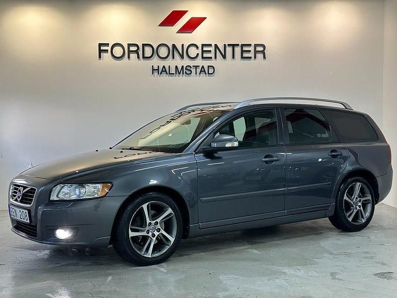 Grå Begagnad 2011 Volvo V50 Kombi | 75 900 kr (Lite dyr) - Bild 1/4