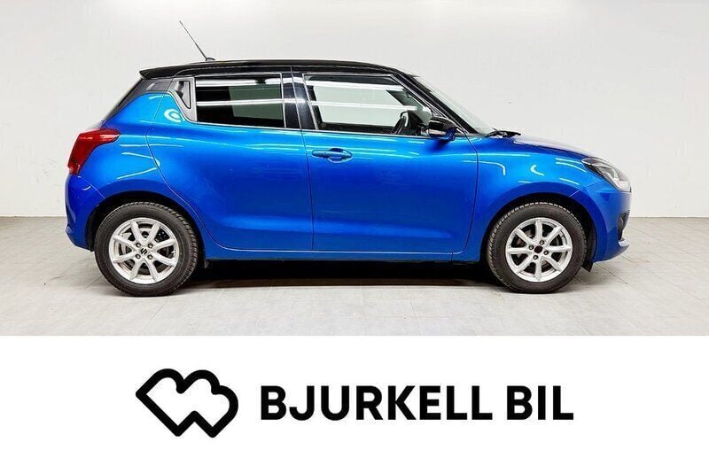 Speedy blue/super black (p) Begagnad 2021 Suzuki Swift Halvkombi | 164 900 kr (Marknadspris) - Bild 1/4
