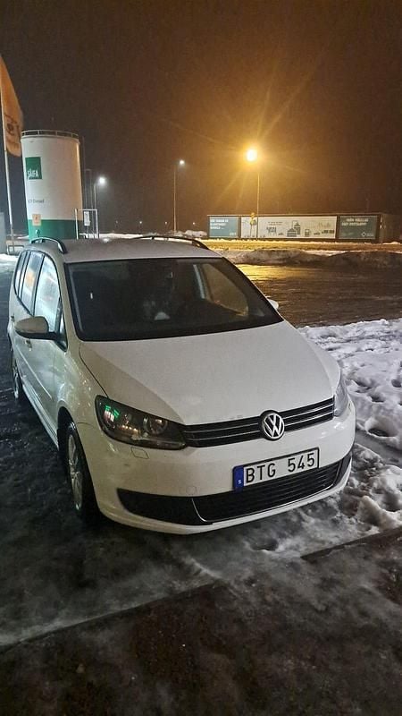 Begagnad VW Touran 150 HK (110 kW) 2012 Minibuss