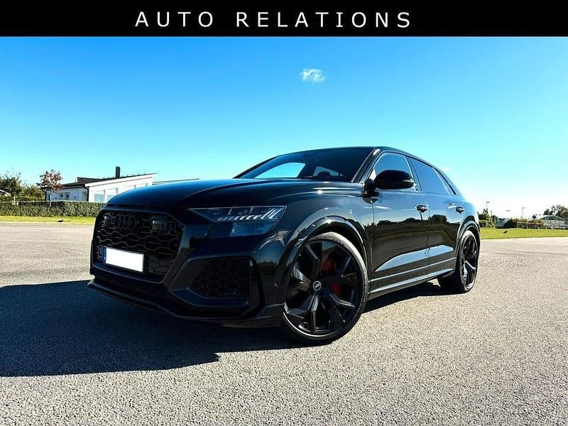 Svart mytsvart metallic Begagnad 2022 Audi RS Q8 Sport SUV | 1 199 900 kr - Bild 1/2