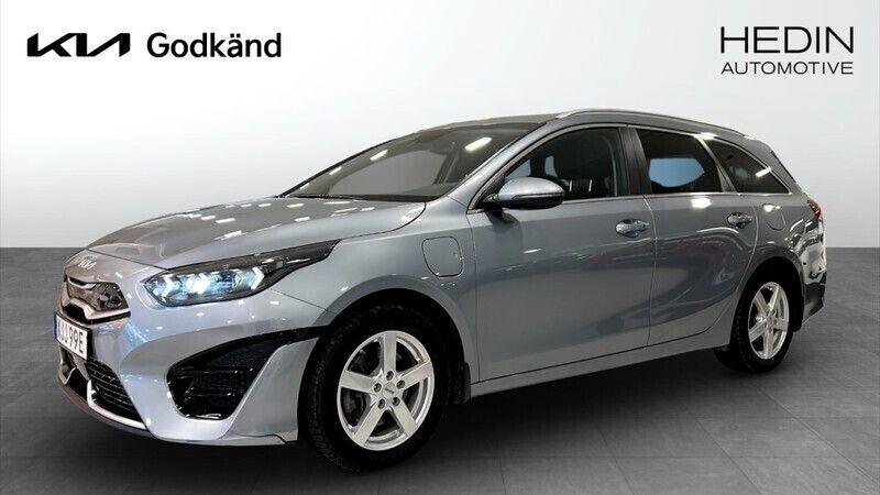 Grå (grey) Begagnad 2021 Kia Ceed Sportswagon Advance Kombi | 234 900 kr (Marknadspris) - Bild 1/4
