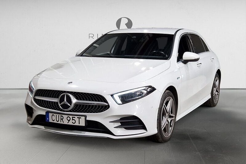 Vit Begagnad 2021 Mercedes A250 AMG Halvkombi | 259 900 kr (Bra pris) - Bild 1/3