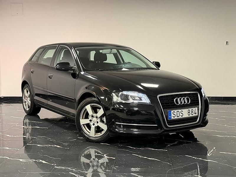 Begagnad Audi A3 Sportback Attraction 140 HK (102 kW) 2010 Svart Halvkombi