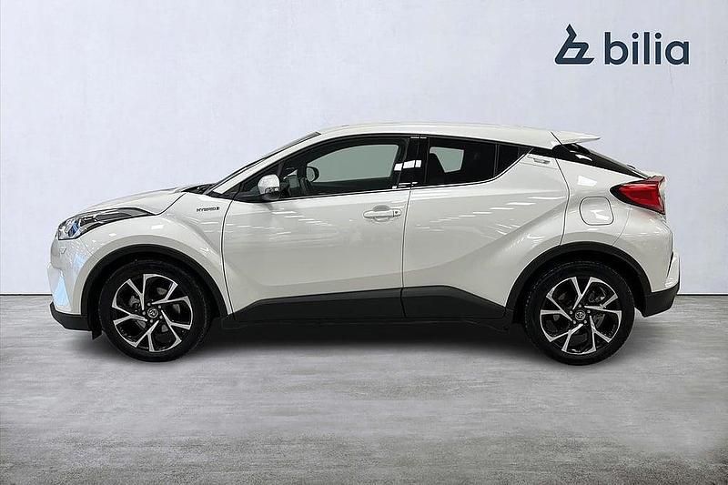Begagnad Toyota C-HR Edition 124 HK (91 kW) 2018 Vit SUV