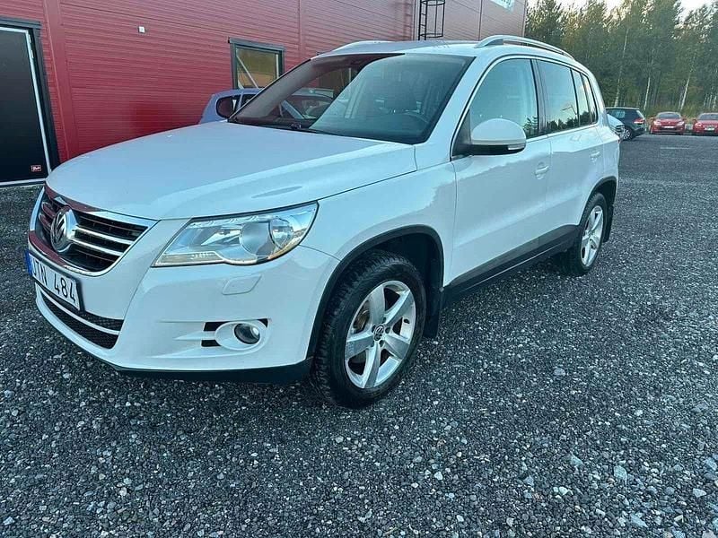 Vit Begagnad 2011 VW Tiguan SUV | 84 900 kr (Bra pris) - Bild 1/4