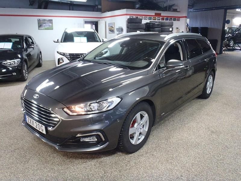 Grå metallic Begagnad 2019 Ford Mondeo Titanium Kombi | 219 000 kr (Dyr) - Bild 1/4