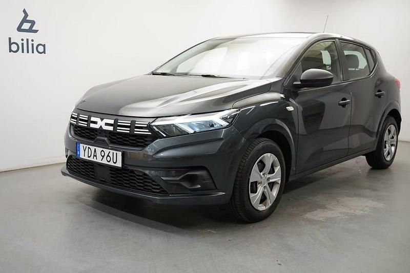 Grå Begagnad 2022 Dacia Sandero Essentiel Halvkombi | 119 900 kr (Bra pris) - Bild 1/4