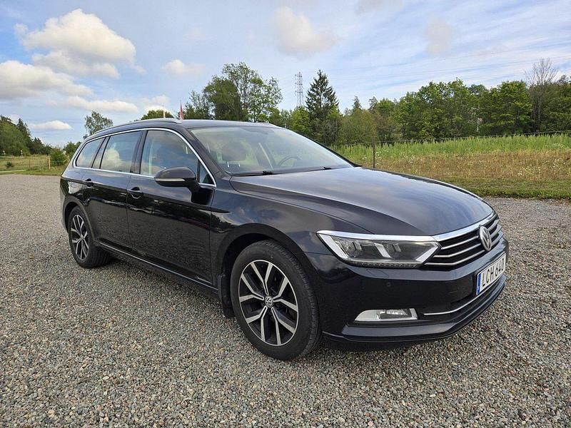 Svart Begagnad 2016 VW Passat Kombi | 95 000 kr (Bra pris) - Bild 1/4