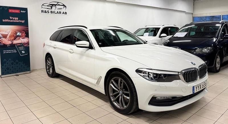 Vit Begagnad 2018 BMW 520 Kombi | 224 900 kr (Marknadspris) - Bild 1/4