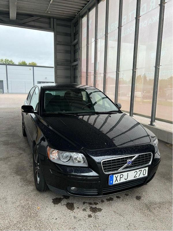 Svart Begagnad 2006 Volvo S40 Kinetic Sedan | 20 000 kr (Bra pris) - Bild 1/4