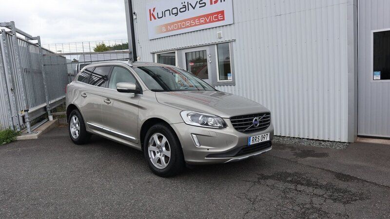 Grå Begagnad 2013 Volvo XC60 Summum SUV | 169 500 kr (Marknadspris) - Bild 1/4