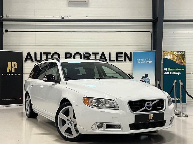 Vit Begagnad 2010 Volvo V70 R-Design Kombi | 109 900 kr (Dyr) - Bild 1/4