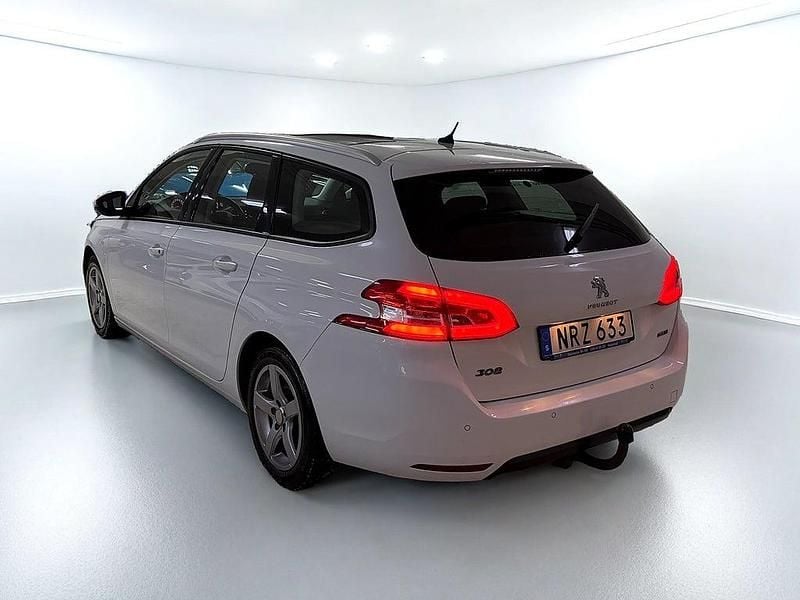 Begagnad Peugeot 308 SW Active 120 HK (88 kW) 2014 Vit Kombi