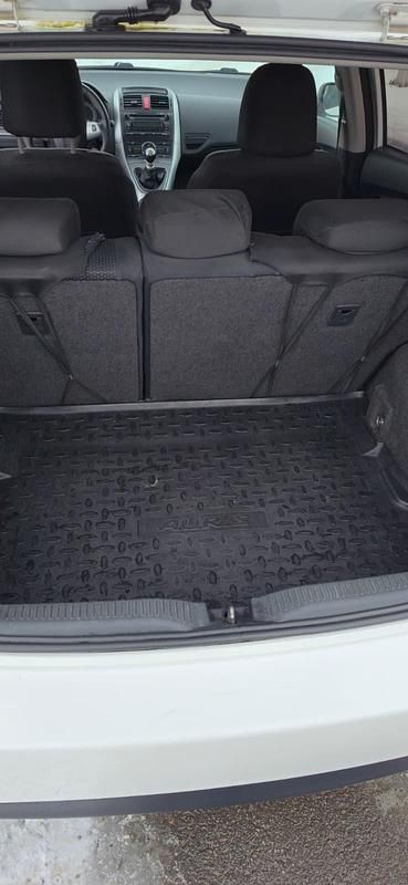 Begagnad Toyota Auris 90 HK (66 kW) 2011 Halvkombi