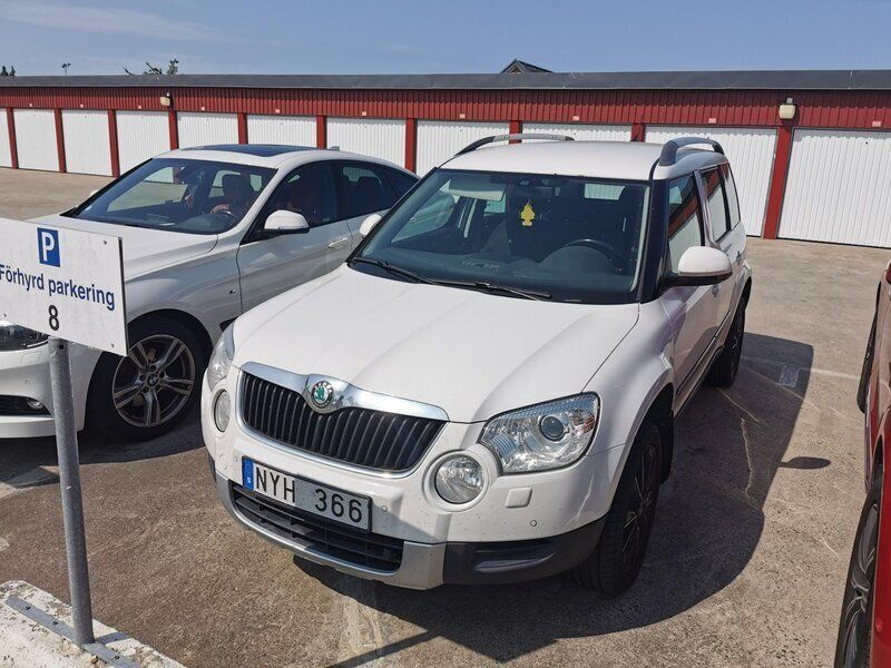 Vit Begagnad 2013 Skoda Yeti Business Line SUV | 87 000 kr (Marknadspris) - Bild 1/3