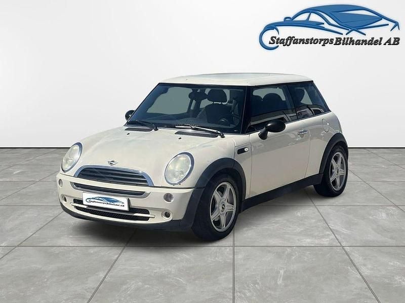 Vit Begagnad 2006 Mini ONE Seven Halvkombi | 23 500 kr (Marknadspris) - Bild 1/4