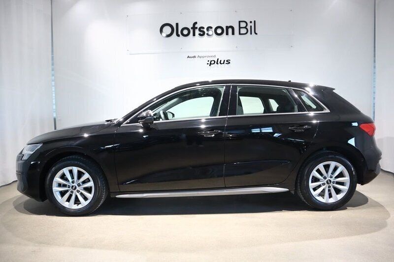 Svart Begagnad 2021 Audi A3 Sportback Proline Halvkombi | 239 900 kr (Lite dyr) - Bild 1/3