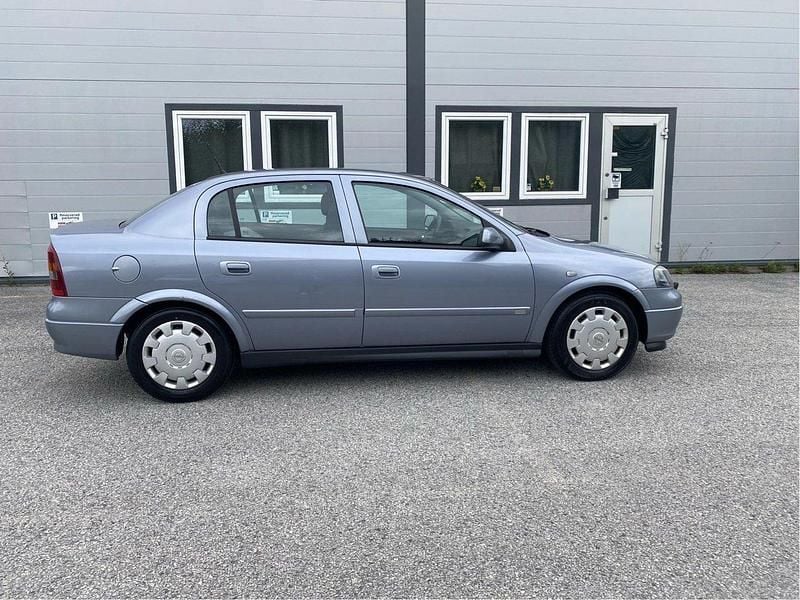 Begagnad 2004 Opel Astra Sedan | 16 500 kr - Bild 1/4