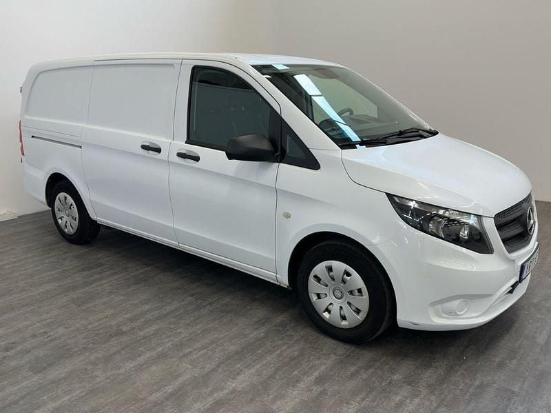 Vit Begagnad 2018 Mercedes Vito Minibuss | 189 000 kr (Superpris) - Bild 1/4