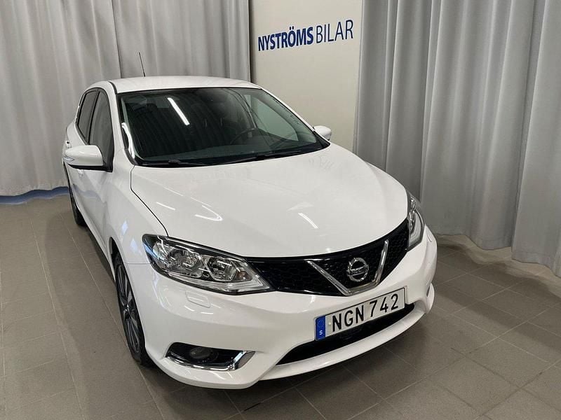 Vit Begagnad 2017 Nissan Pulsar Halvkombi | 99 900 kr (Marknadspris) - Bild 1/4