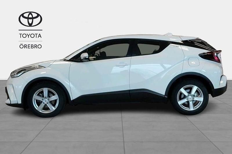 Begagnad Toyota C-HR Active 124 HK (91 kW) 2022 Vit SUV