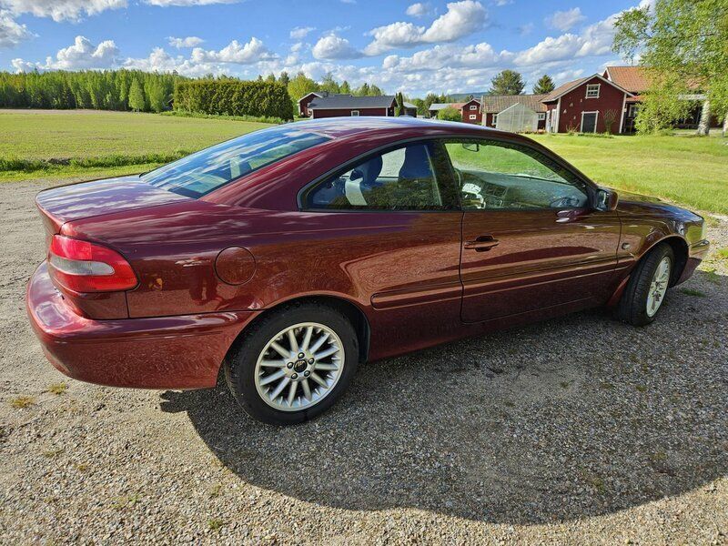 Röd Begagnad 2000 Volvo C70 Sportkupé | 71 000 kr - Bild 1/4
