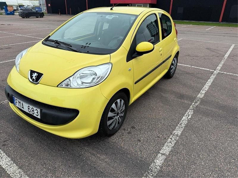 Gul Begagnad 2007 Peugeot 107 Halvkombi | 22 000 kr (Bra pris) - Bild 1/4