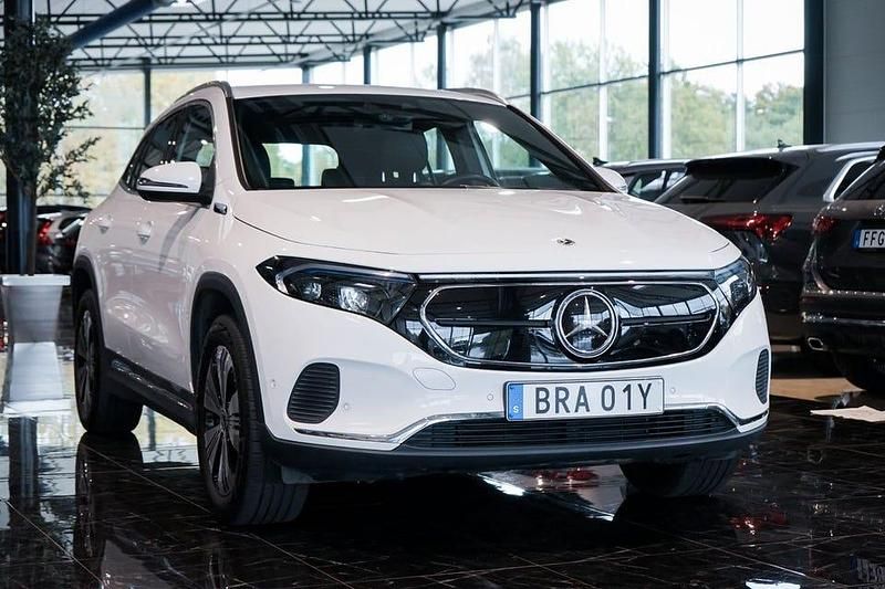 Begagnad Mercedes EQA250 139 kW (190 HK) 2022 Vit SUV