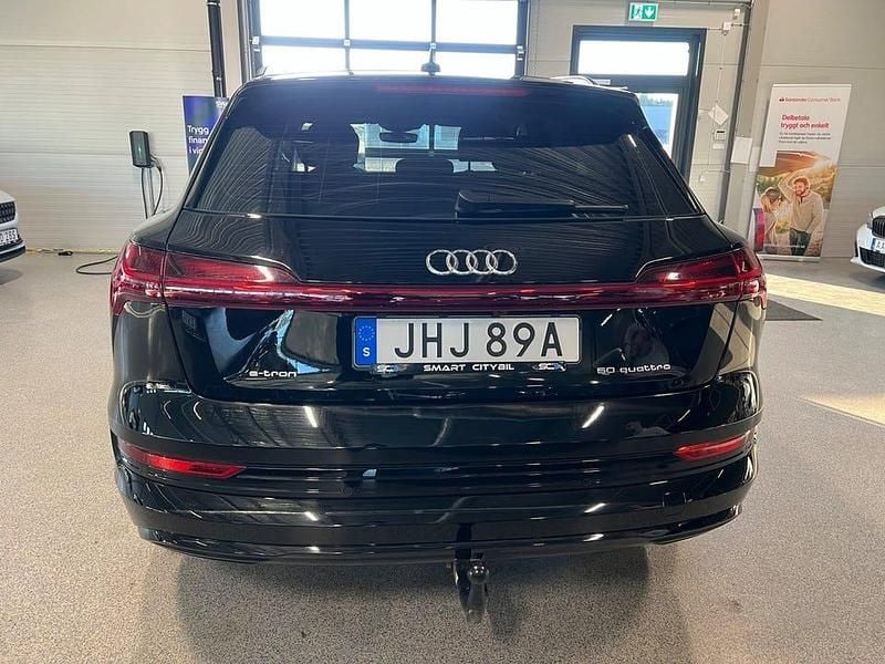 Begagnad Audi e-tron 230 kW (313 HK) 2020 Svart SUV