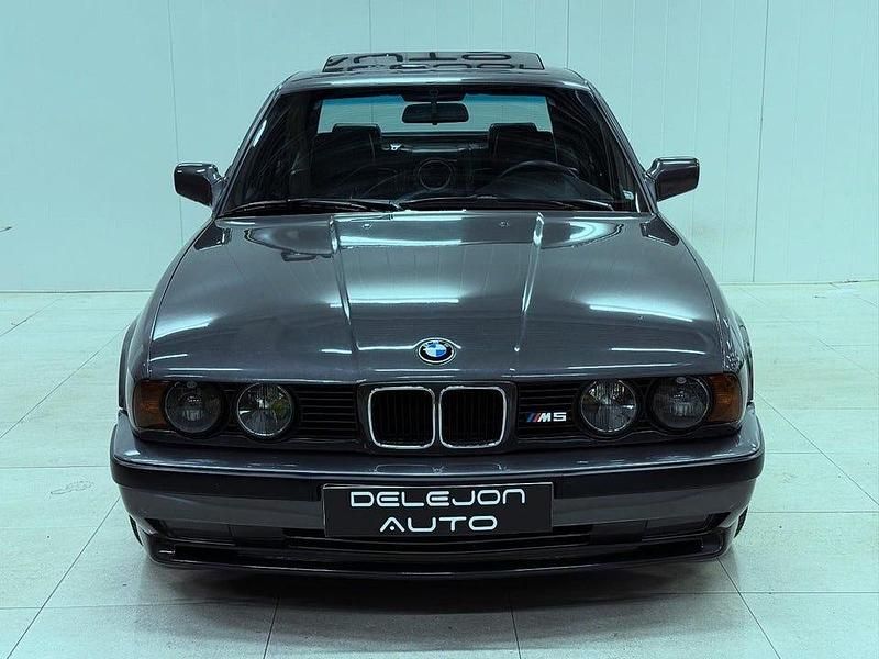 Begagnad BMW M5 316 HK (232 kW) 1990 Sebringgrau (229) Sedan