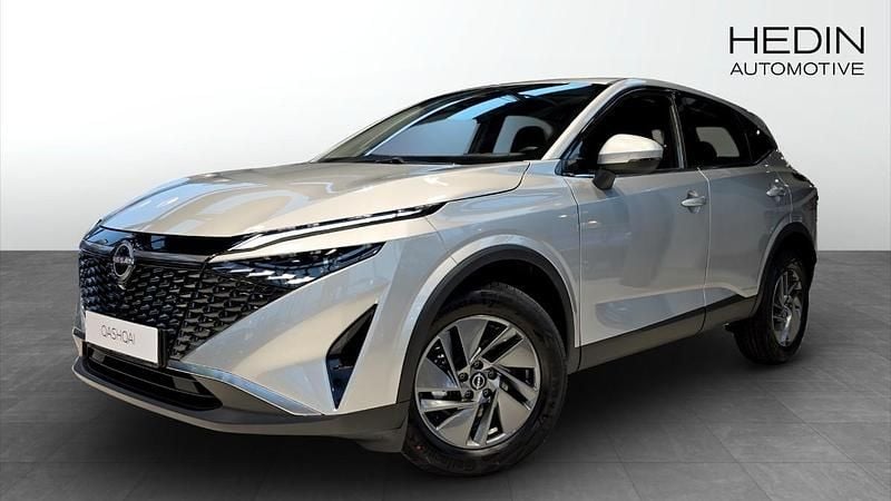 Svart Ny 2025 Nissan Qashqai Acenta SUV | 323 000 kr (Marknadspris) - Bild 1/4