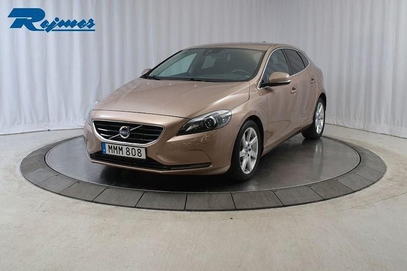Brun Begagnad 2014 Volvo V40 Summum Kombi | 119 800 kr (Marknadspris) - Bild 1/4