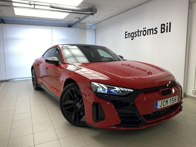 Tangoröd metallic Begagnad 2023 Audi e-tron GT quattro Advanced Sedan | 699 000 kr - Bild 1/4