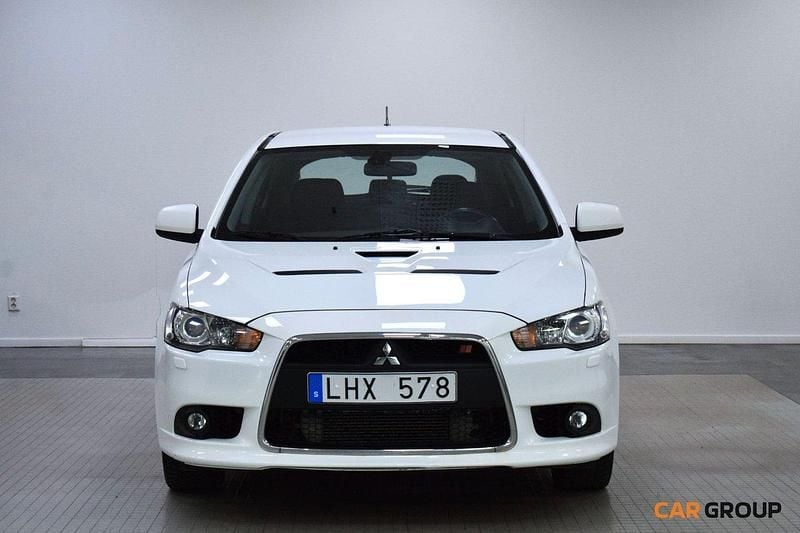 Vit Begagnad 2010 Mitsubishi Lancer Sportback Halvkombi | 109 900 kr (Lite dyr) - Bild 1/4