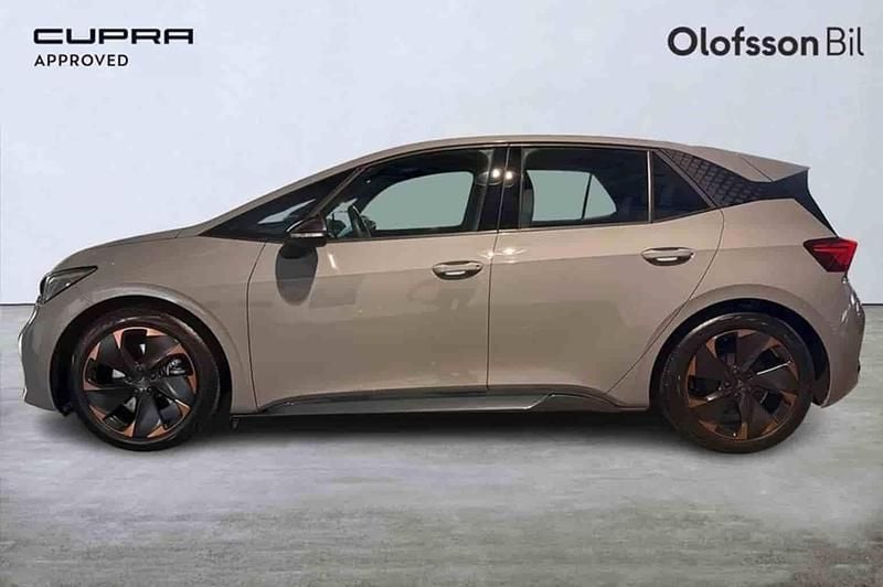 Grå Begagnad 2022 Cupra Born Halvkombi | 269 900 kr (Marknadspris) - Bild 1/1