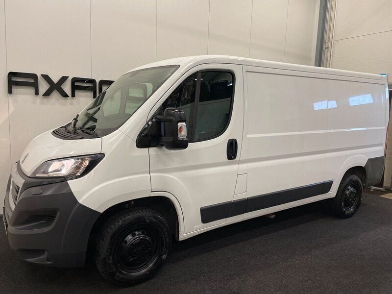 Vit Begagnad 2015 Peugeot Boxer Van | 159 900 kr (Lite dyr) - Bild 1/4