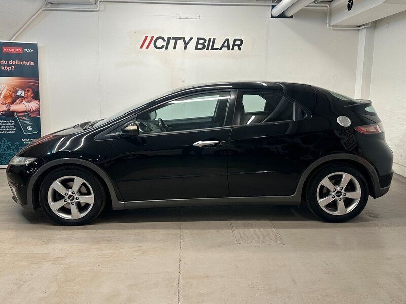 Begagnad Honda Civic Sport 141 HK (103 kW) 2009 Svart Halvkombi