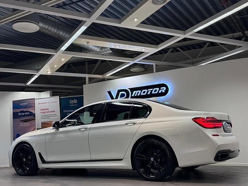 Begagnad BMW 740 Executive 320 HK (235 kW) 2016 Vit Sedan