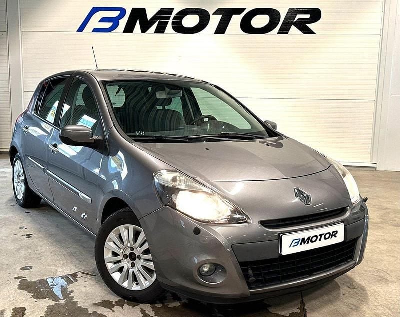 Grå Begagnad 2010 Renault Clio R.S. Halvkombi | 39 900 kr (Marknadspris) - Bild 1/4