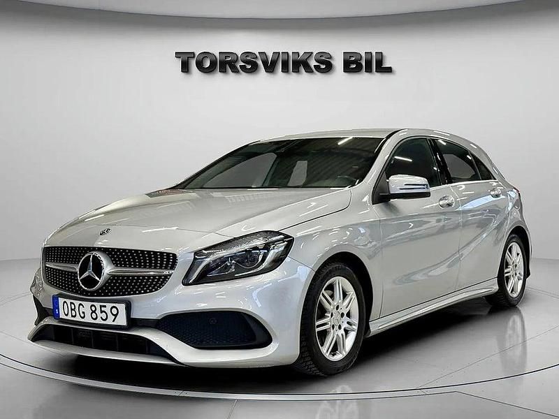 Silvermet Begagnad 2018 Mercedes A180 Style Halvkombi | 179 900 kr (Marknadspris) - Bild 1/4