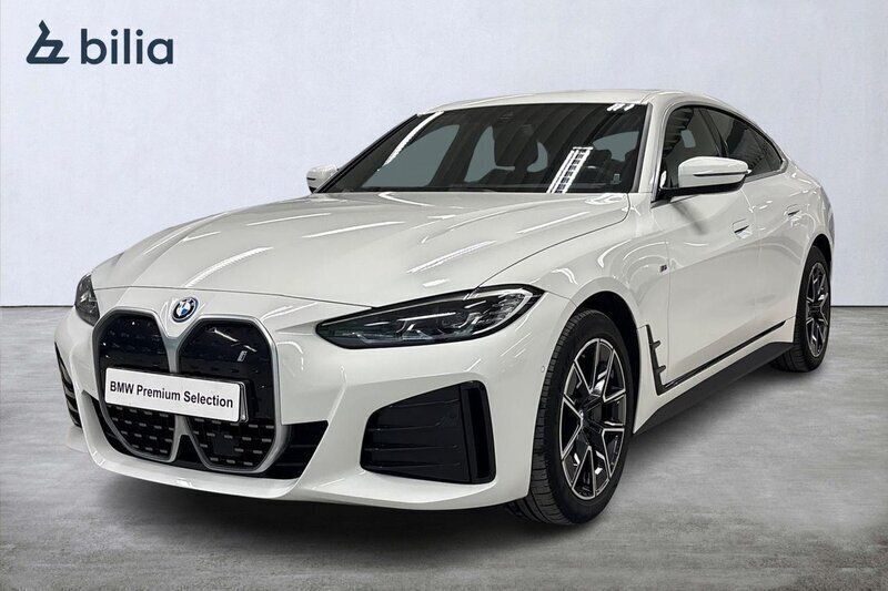 Vit Begagnad 2022 BMW i4 Sedan | 454 900 kr (Marknadspris) - Bild 1/4