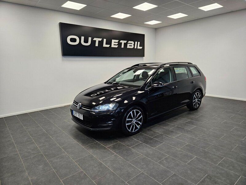 Svart Begagnad 2015 VW Golf VII Kombi | 114 900 kr (Marknadspris) - Bild 1/4