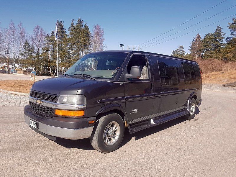 Chevrolet express starcraft