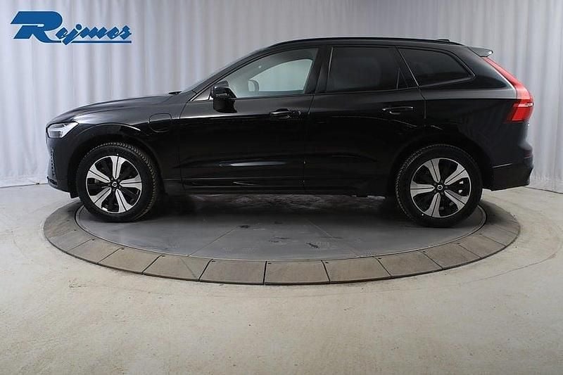 Begagnad Volvo XC60 Plus 253 HK (186 kW) 2022 Onyx svart metallic SUV