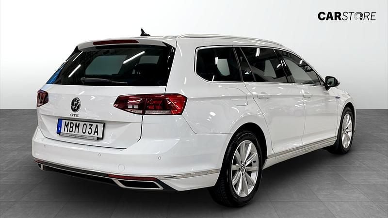 Begagnad VW Passat GTE 218 HK (160 kW) 2022 Vit Kombi