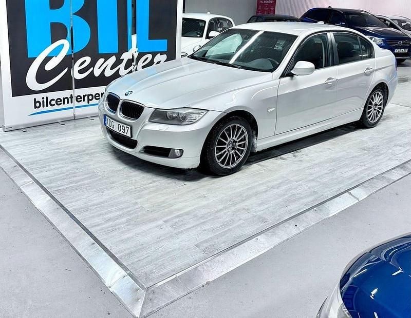 Begagnad BMW 320 Comfort Edition 177 HK (130 kW) 2009 Ljusgrå Sedan