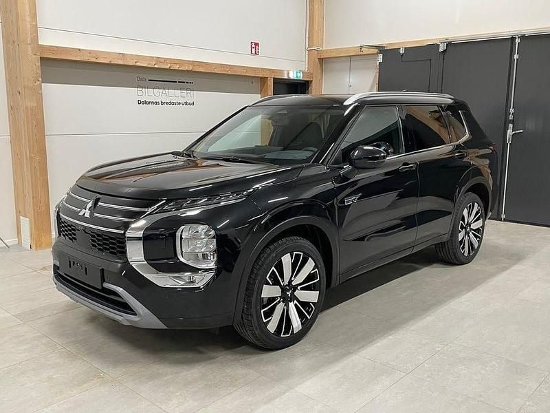 Ny Mitsubishi Outlander Instyle 306 HK (225 kW) 2025 Svart SUV
