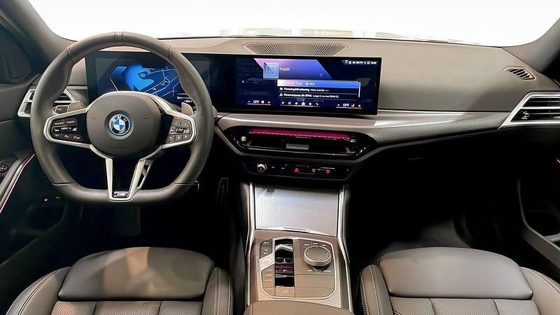 Begagnad BMW 330 Comfort Edition 184 HK (135 kW) 2025 Vit Kombi